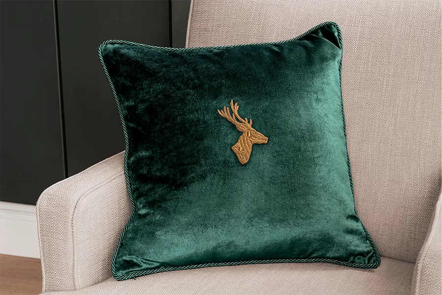 Charlet Samtkissen Goldener Hirsch